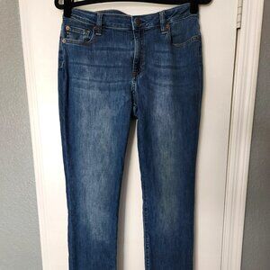 Amazon Essentials Women's High-Rise Straight Jean